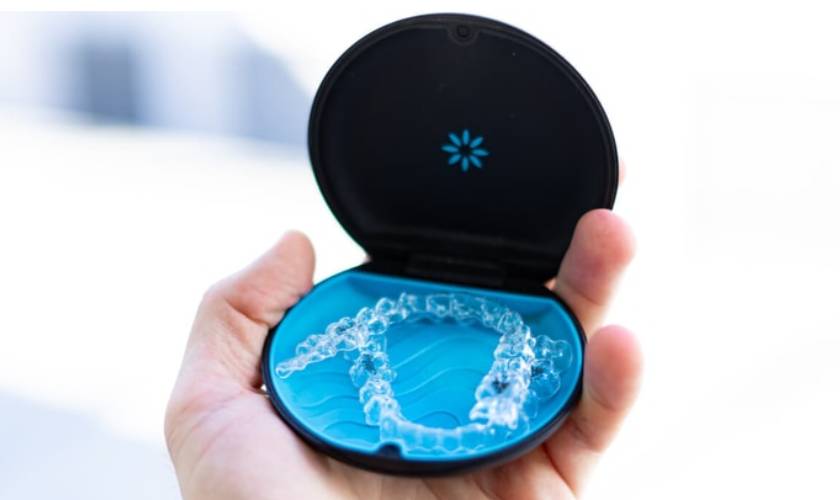 Invisible braces-Invisalign - The latest orthodontic technology Hình: Invisible braces-Invisalign - The latest orthodontic technology