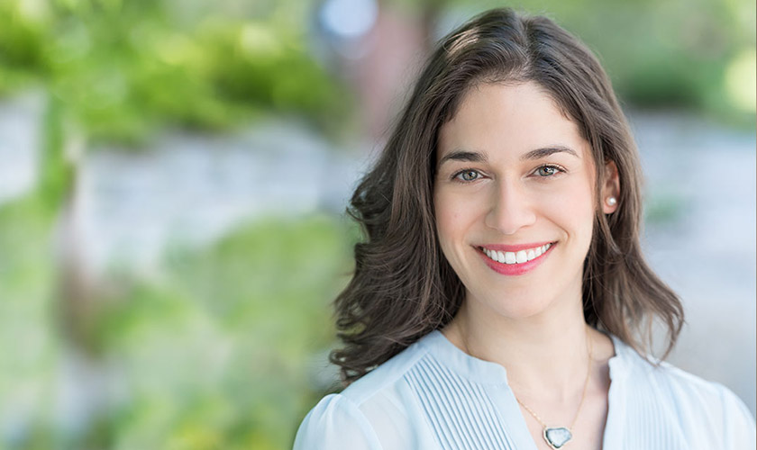 When should you get porcelain crowns? Hình: When should you get porcelain crowns?